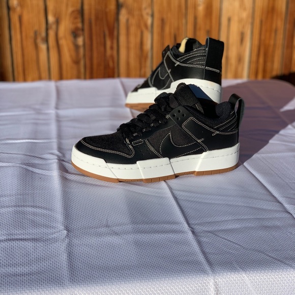nike low disrupt black